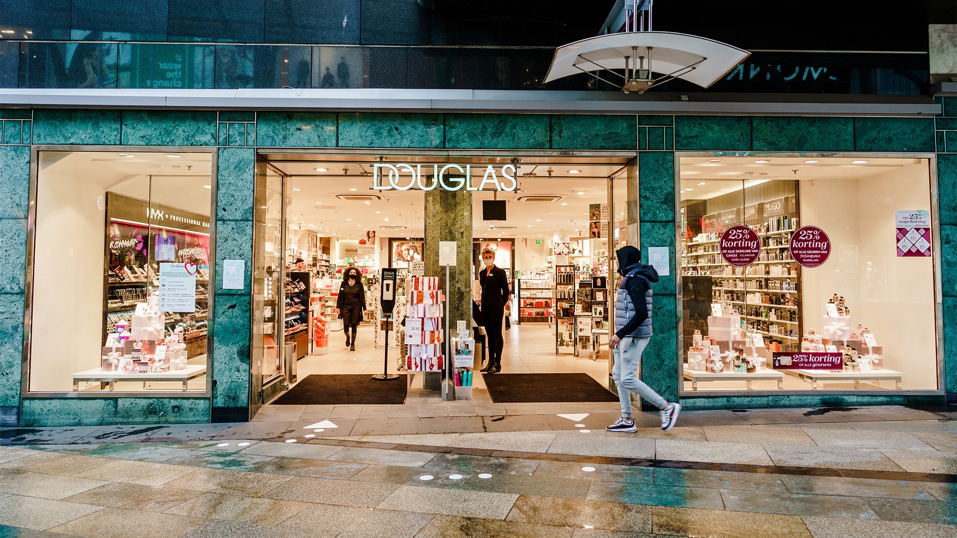 De Ondernemer | Douglas sluit 500 winkels in Europa, gevolgen…