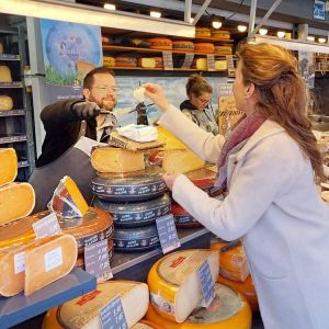 Kaasboer lennert van winkel markt