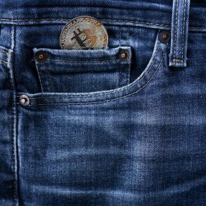 Score spijkerbroek bitcoin cryptogeld