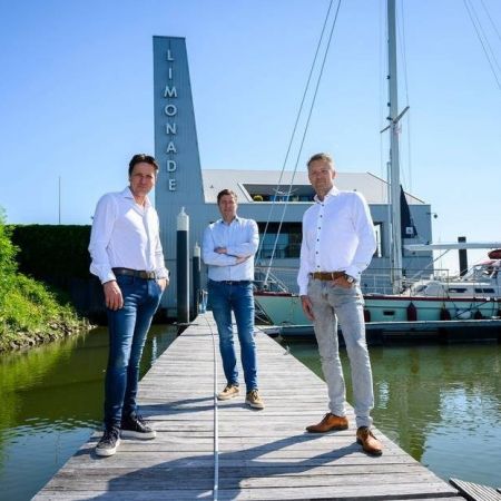 Marcel links en zijn broer Patrick Baanen rechts met hun compagnon Rob Daalhuizen