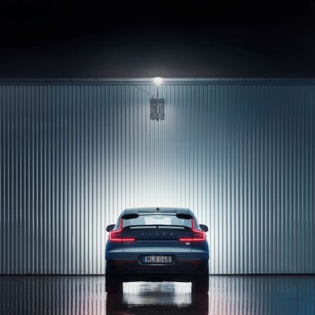 Volvo C40 Recharge grid