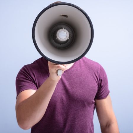 Aandacht aandachtstrekkers beroemd megafoon
