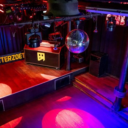Discotheek nachtclub gesloten corona