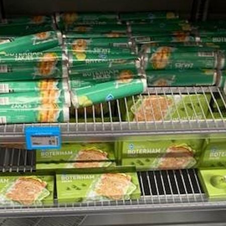 Gebrek aan containers zorgt voor tekort aan onder meer boterhamzakjes