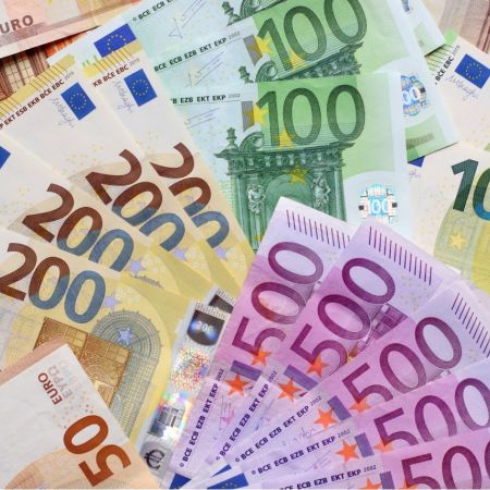 Geld 200 500 euro bankbiljetten
