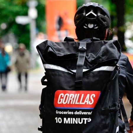 Gorillas flitsbezorging koerier rug