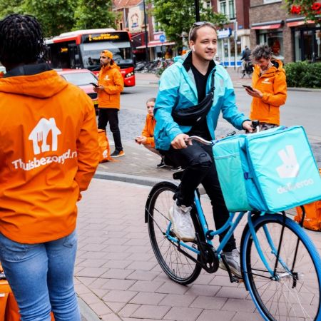 Koeriers mcdonalds tilburg deliveroo