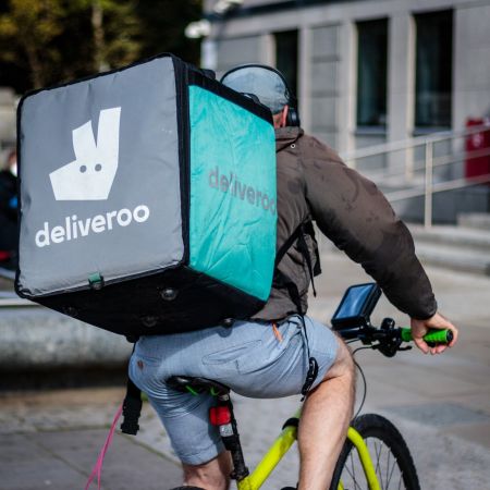 Maaltijdbezorger deliveroo fiets
