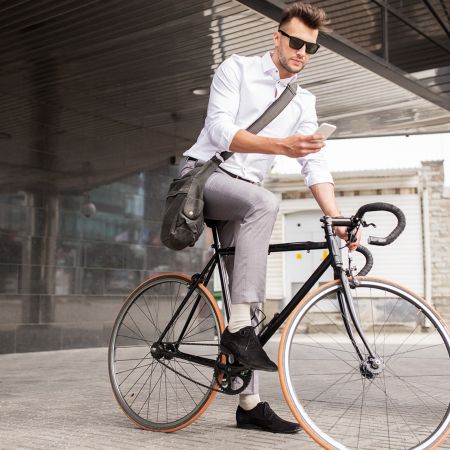 Man fiets werkgever zakenman mobiliteit