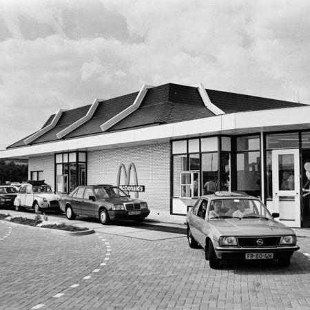Mcdonalds eerste filiaal zaandam 1971