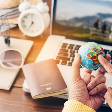 Moonback vakantie wereldbol toerisme