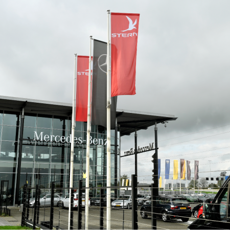 Stern auto showroom