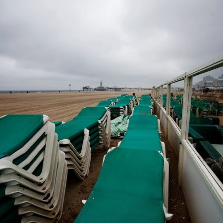 Strandpaviljoen zomer scheveningen