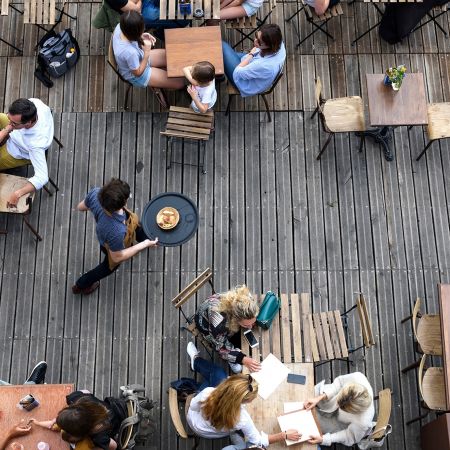 Terras jongeren werk horeca