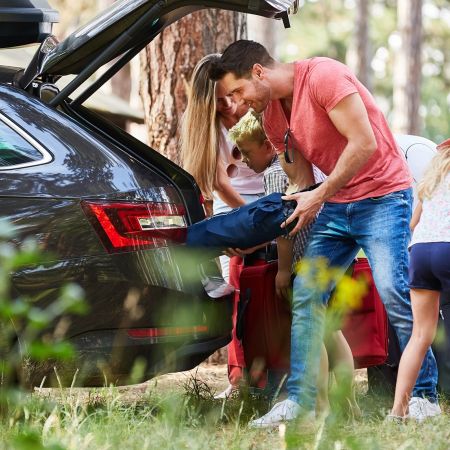 Vakantiepark toeristen zomer gezin