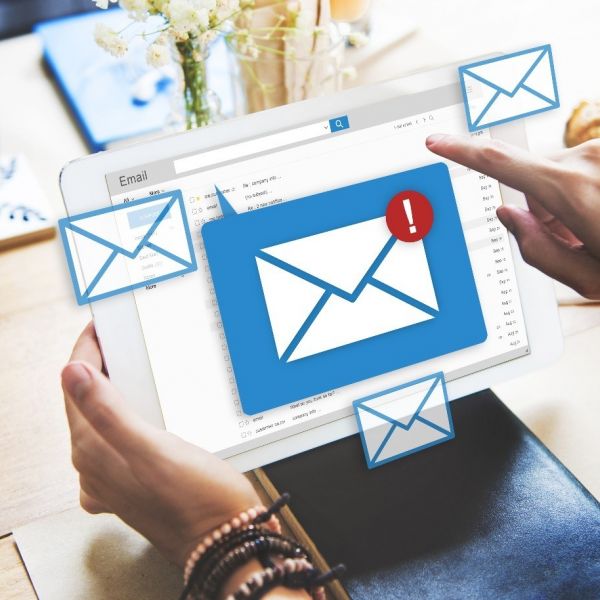 Inbox email laptop
