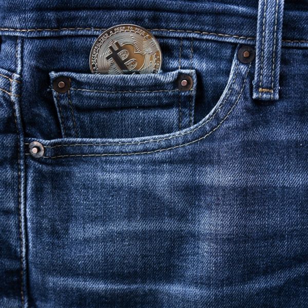 Score spijkerbroek bitcoin cryptogeld