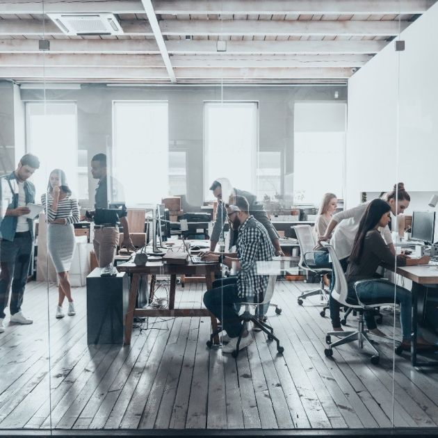 Kantoortuin druk werk