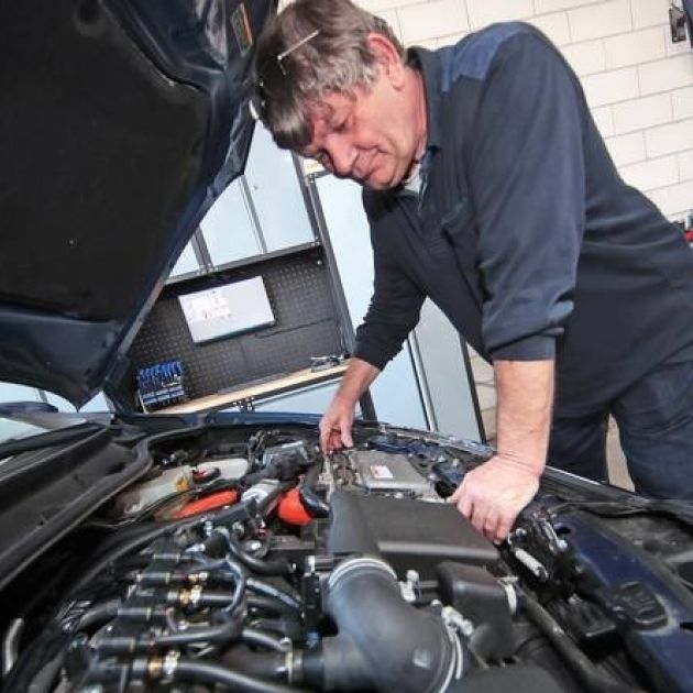 Kattestaart ombouwgarages benzineauto ombouwen