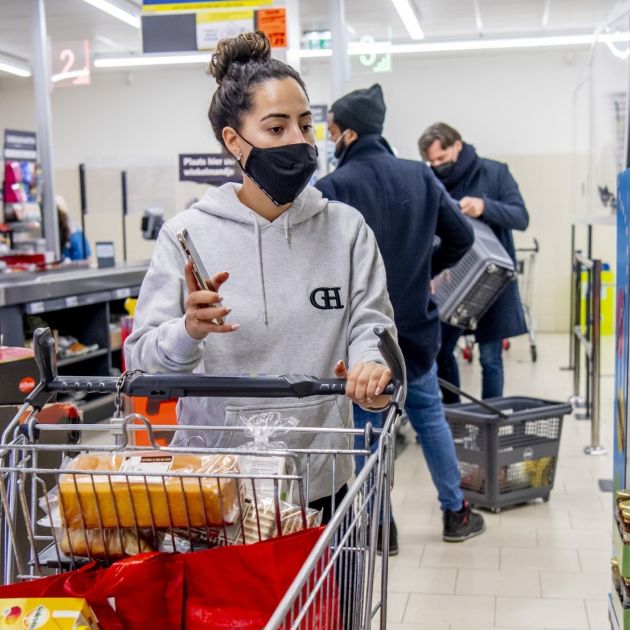 Mondkapje klant supermarkt