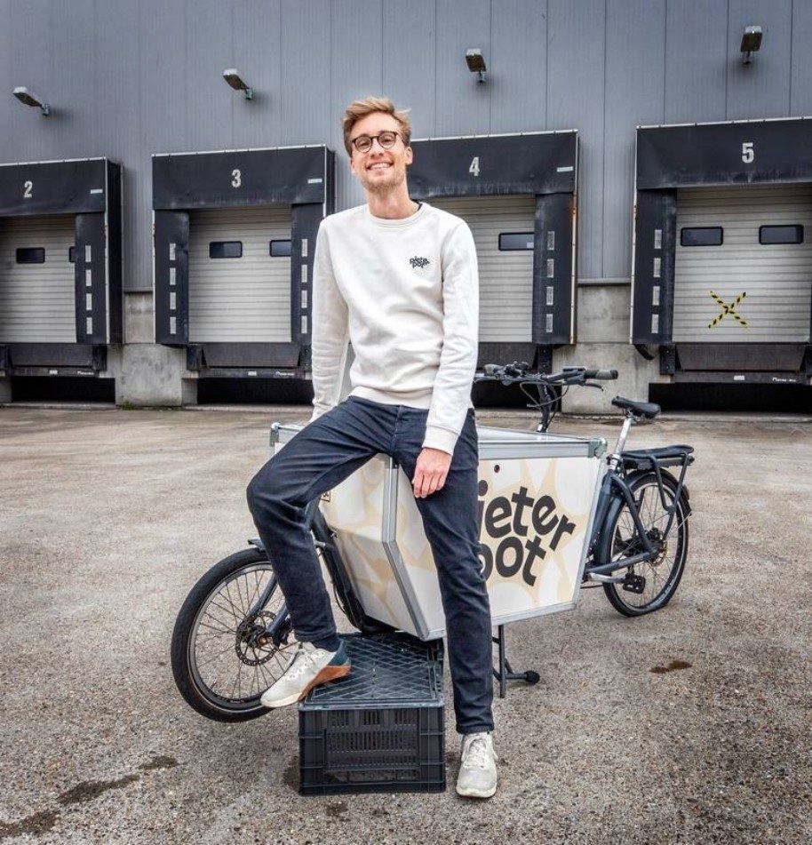 Jouri Schoemaker van Pieter Pot op bakfiets vk