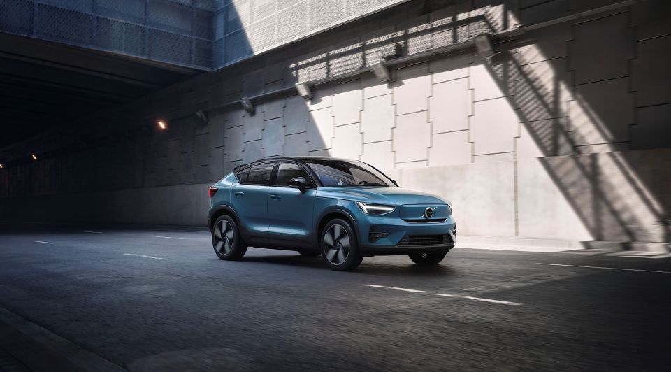 Volvo C40 Recharge liggend
