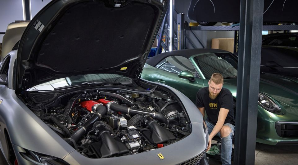 Absolute motors auto rico verhoeven frans duijts pimpen Mc Laren voetballers influencers