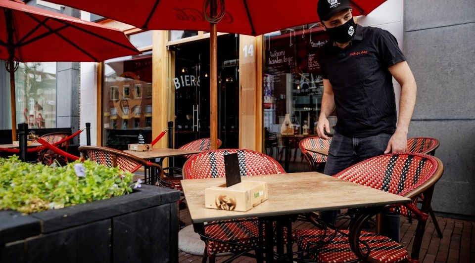 Horeca dicht terras mondkapje lockdown
