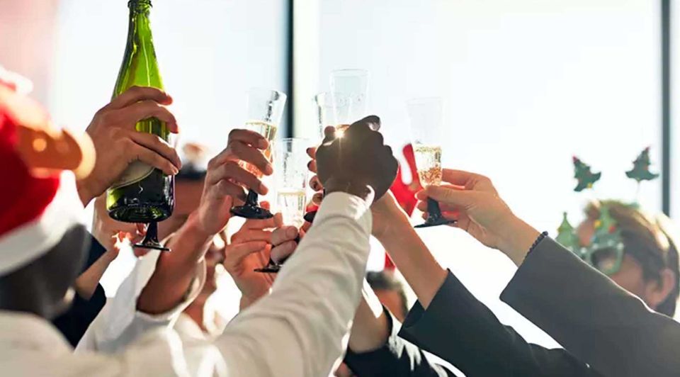 Kerst borrel alcohol personeel medewerkers hr