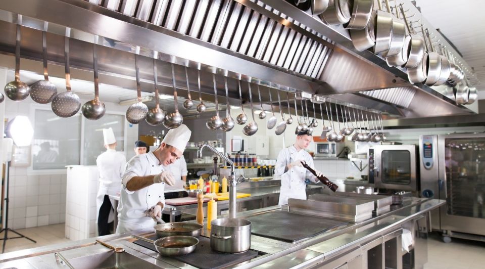 Keuken kok personeel restaurant