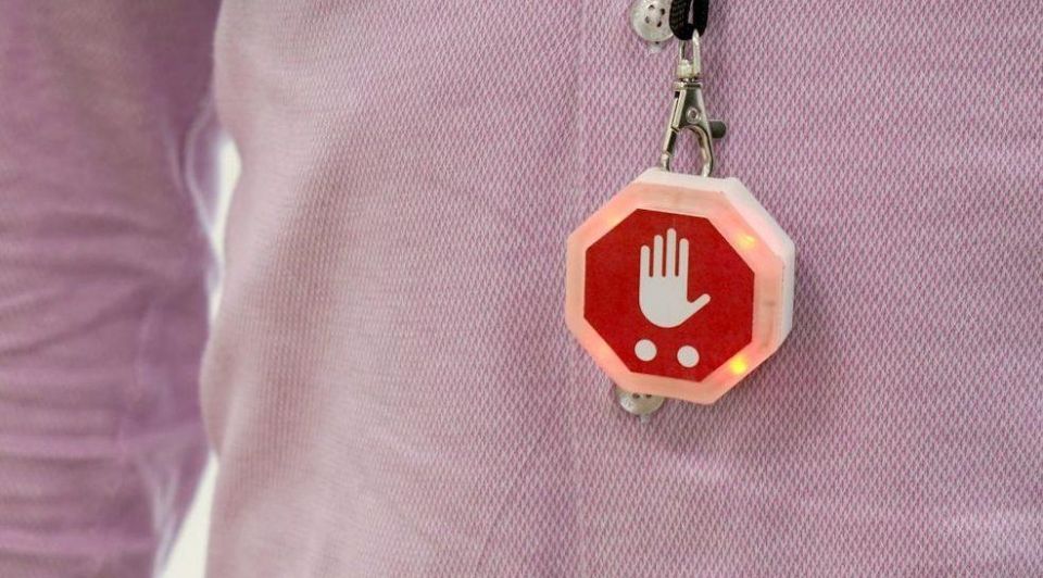 Novick 15meter afstand wearable alarm corona blog