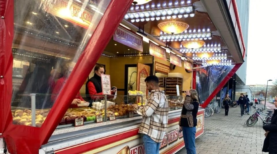 Oliebollenbakkers verhogen prijzen oliebol duurder stijgende kosten