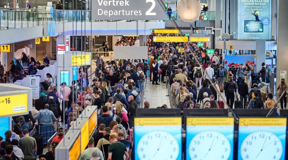 Schiphol toeristen vakantie