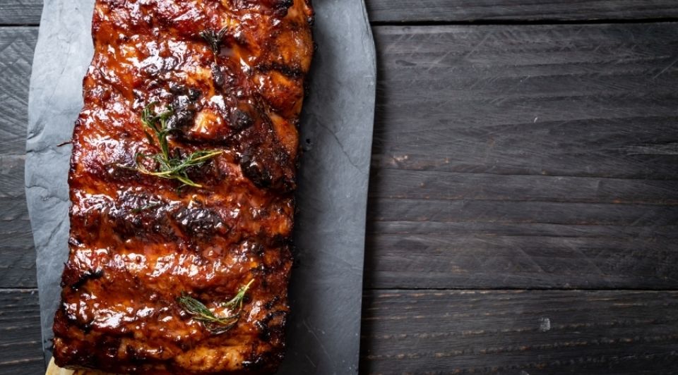 Bij De Beren kun je tijdelijk weer onbeperkt spareribs eten