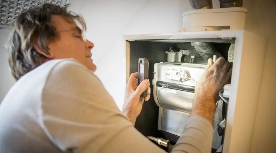 Verwarmingsondernemers drukte cv ketel installateurs