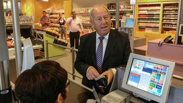 Gerard van der Tweel multimiljonair supermarkt supermarkten Suriname carriere 2