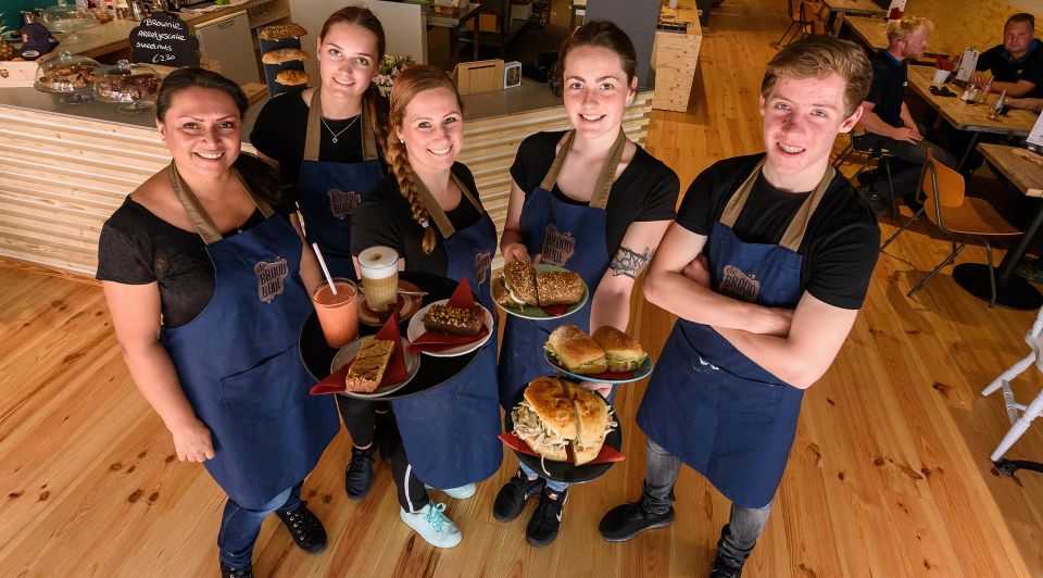 Broodbode Almelo broodjeszaak Manon Daalmeyer en team