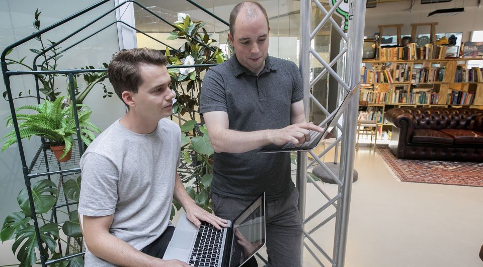 Eindhoven Joshua Schoenaker en Egbert Teeselink van Talk JS