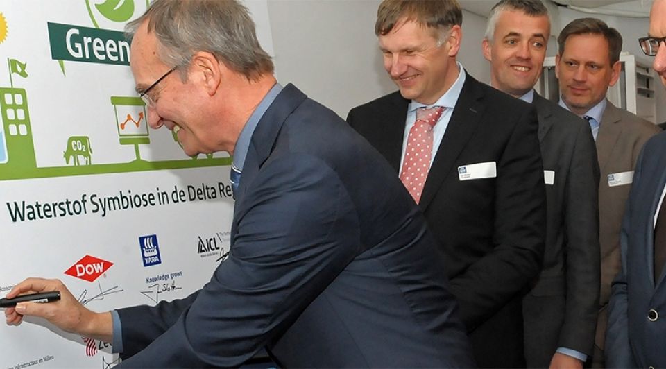 Green Deal Minister Henk Kamp Jon Sletten Yara Sluiskil Ben de Reu