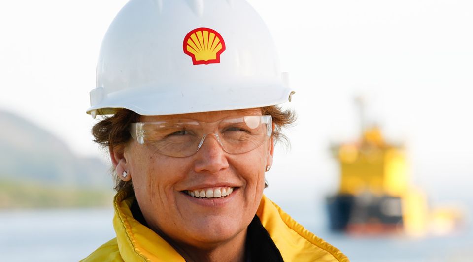 Shell medewerkster