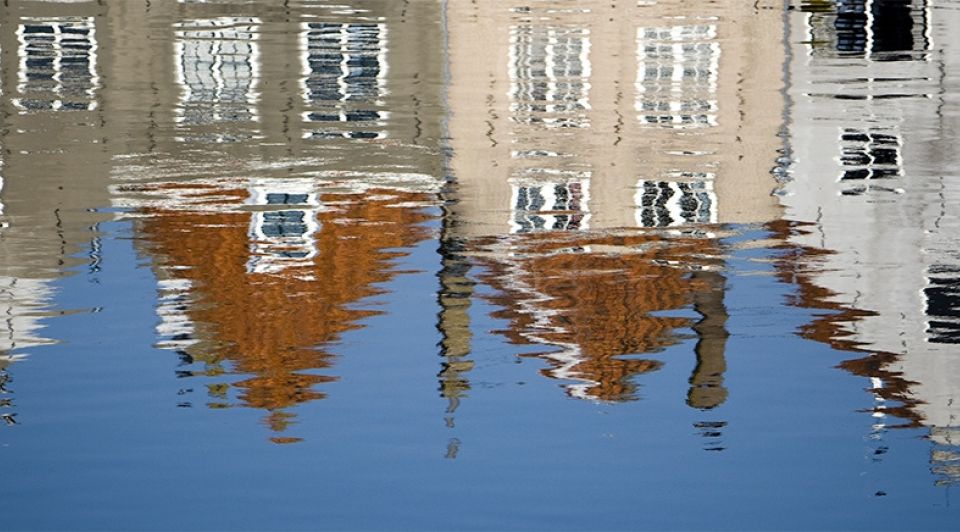 Huizen middelburg zeeland historisch weerspiegeling water