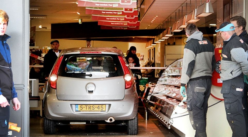 Slager sneek auto binnen1065
