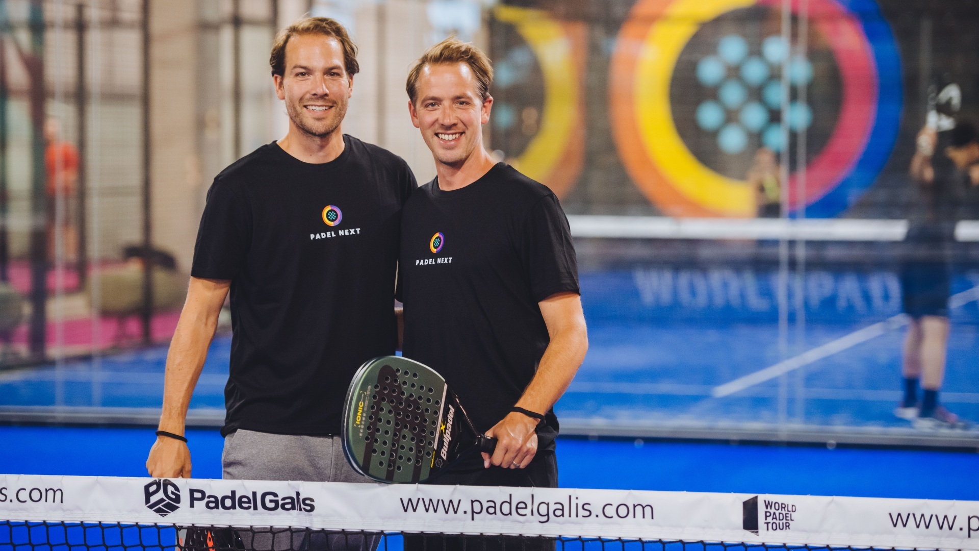 Kleurrijk Padel NEXT onderscheidend familiebedrijf in… - DeOndernemer.nl